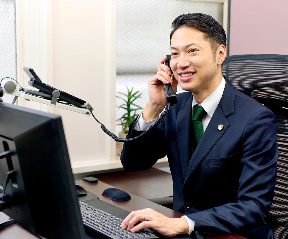 弁護士細江智洋の写真